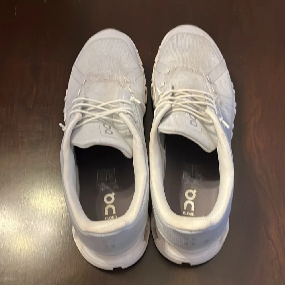 On Cloud Mens shoes